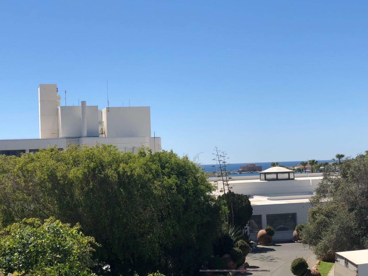 Mare Monte Seaview Boutique Apartment Пафос Екстериор снимка