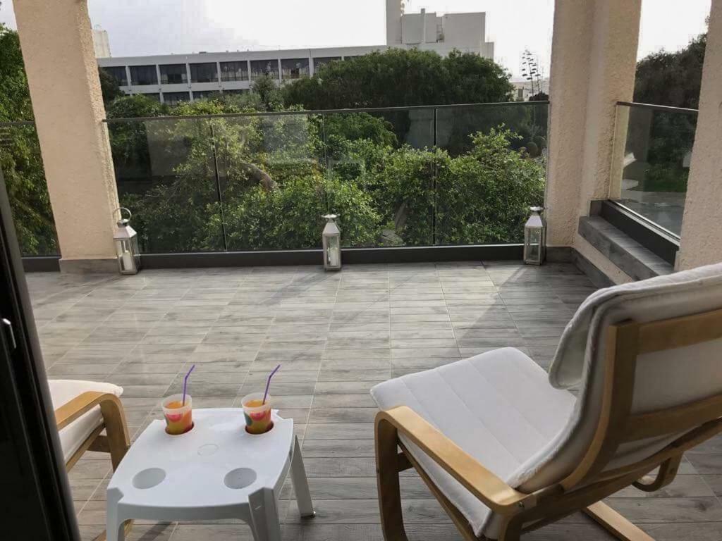Mare Monte Seaview Boutique Apartment Пафос Екстериор снимка