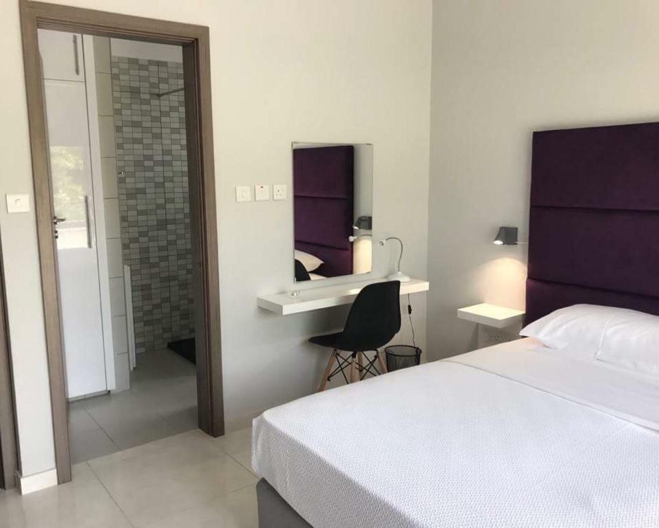 Mare Monte Seaview Boutique Apartment Пафос Екстериор снимка