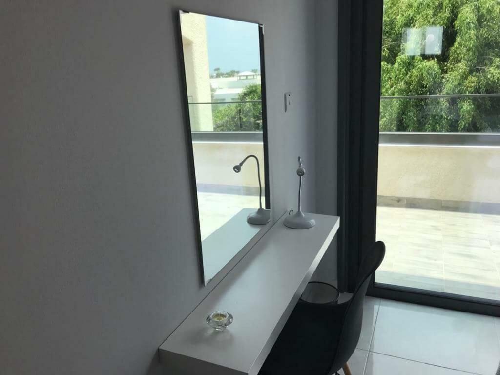 Mare Monte Seaview Boutique Apartment Пафос Екстериор снимка