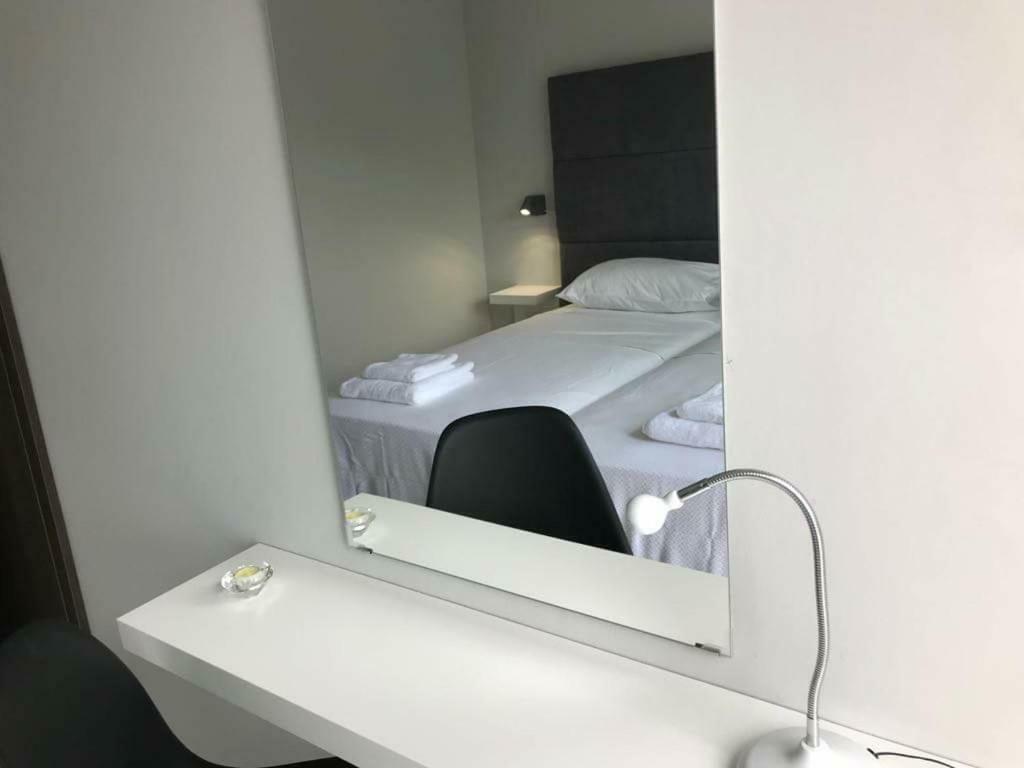 Mare Monte Seaview Boutique Apartment Пафос Екстериор снимка