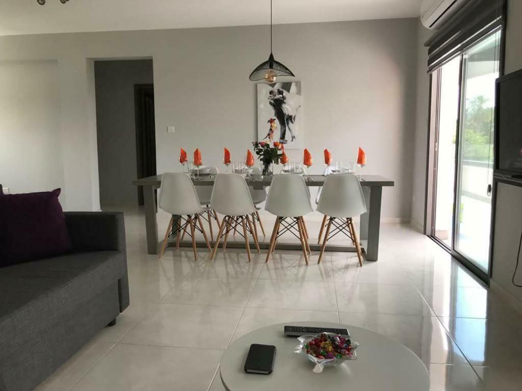 Mare Monte Seaview Boutique Apartment Пафос Екстериор снимка