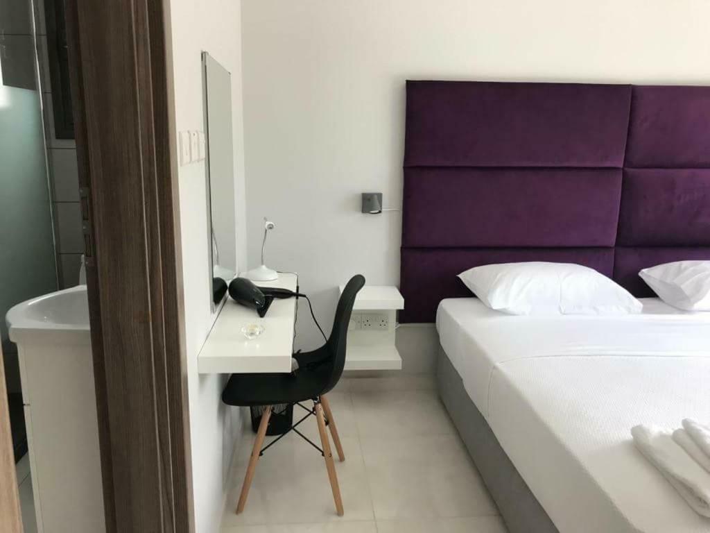 Mare Monte Seaview Boutique Apartment Пафос Екстериор снимка